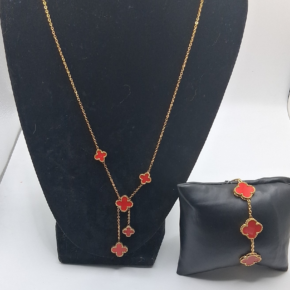 Chic Red and Gold Clover Necklace Set